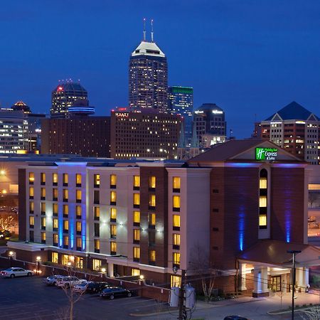 Holiday Inn Express Hotel & Suites Indianapolis Dtn-Conv Ctr By Ihg Exterior photo