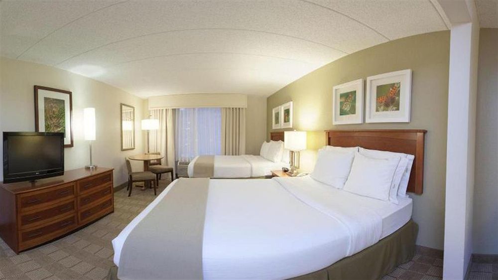 Holiday Inn Express Hotel & Suites Indianapolis Dtn-Conv Ctr By Ihg Exterior photo